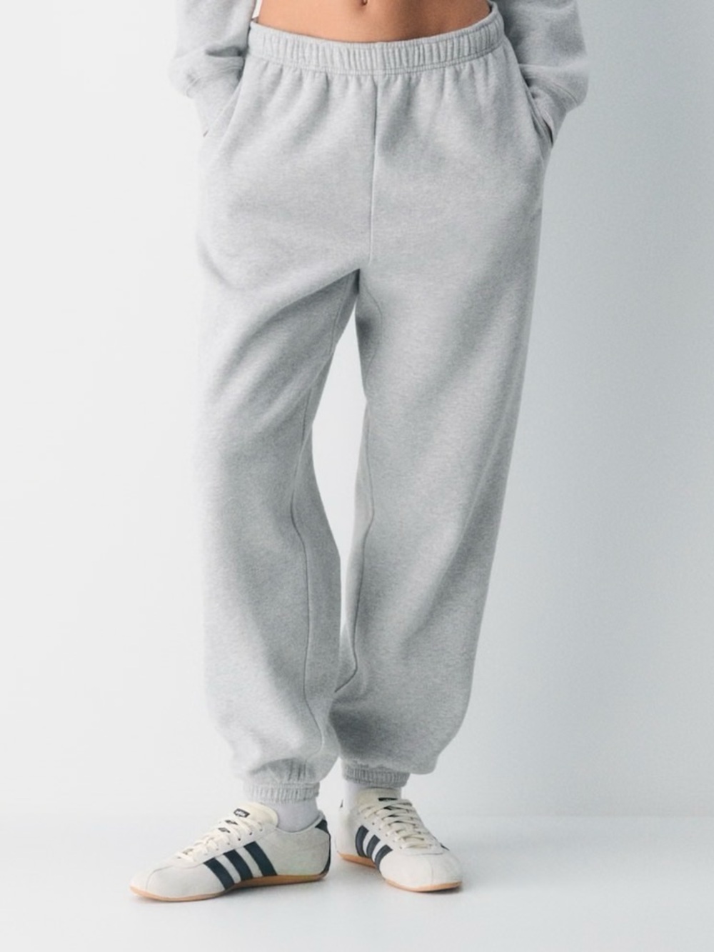 Aritzia Sweatfleece Terry Fleece mega fit  Gray Cozy Track Joggers